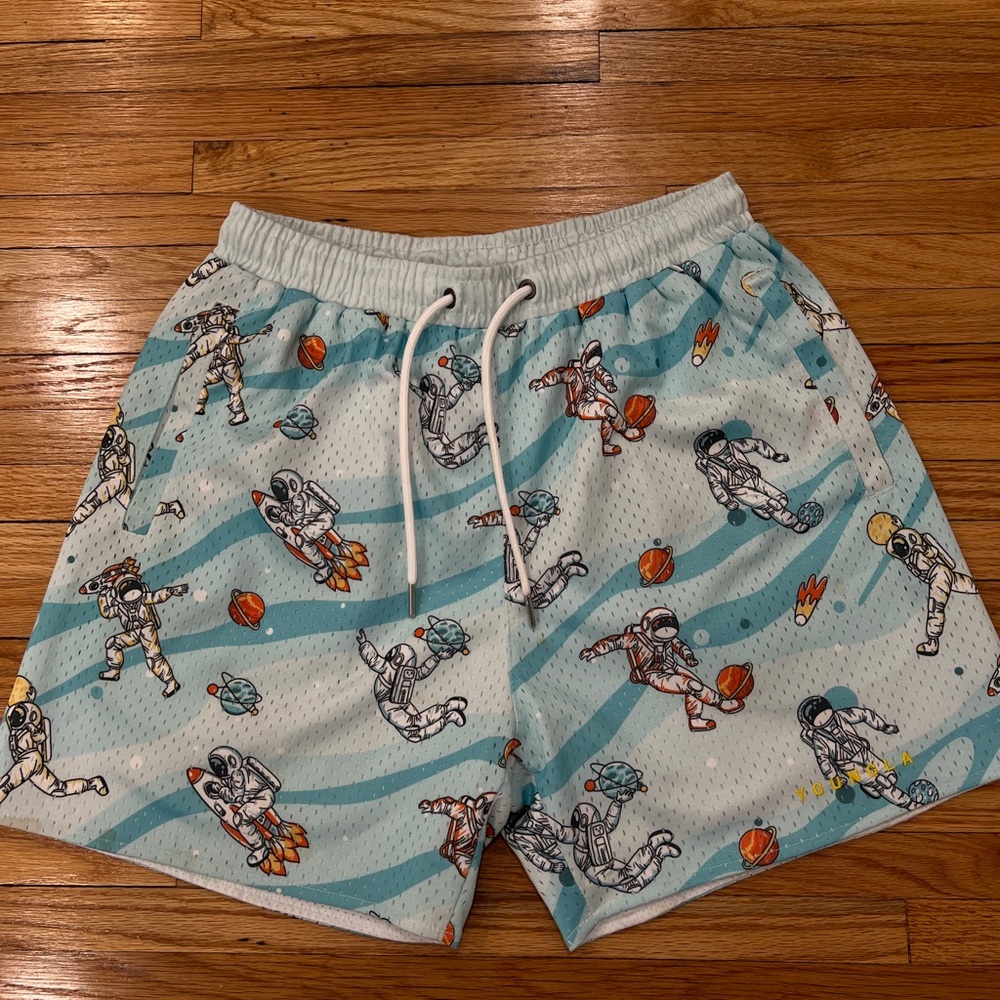 Men’s YOUNGLA Spaceman Basketball Mesh Shorts - Medium